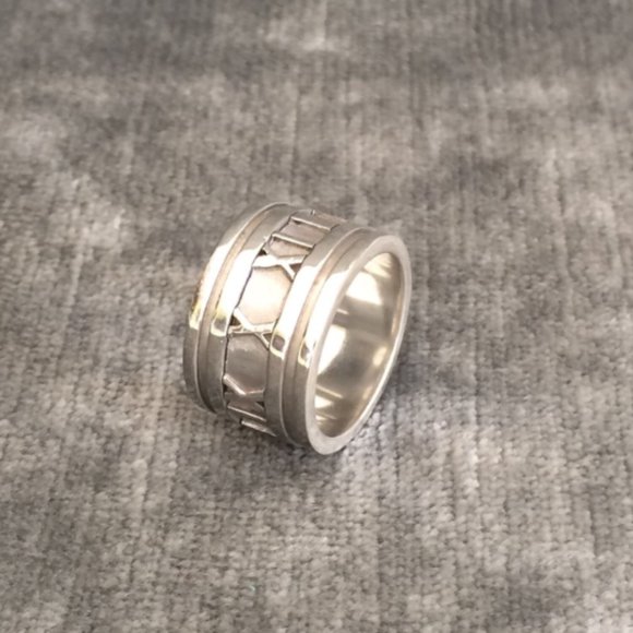 Authentic Beautiful Tiffany & Co. Sterling Silver Wide Atlas Ring Sz 5 - Picture 2 of 4